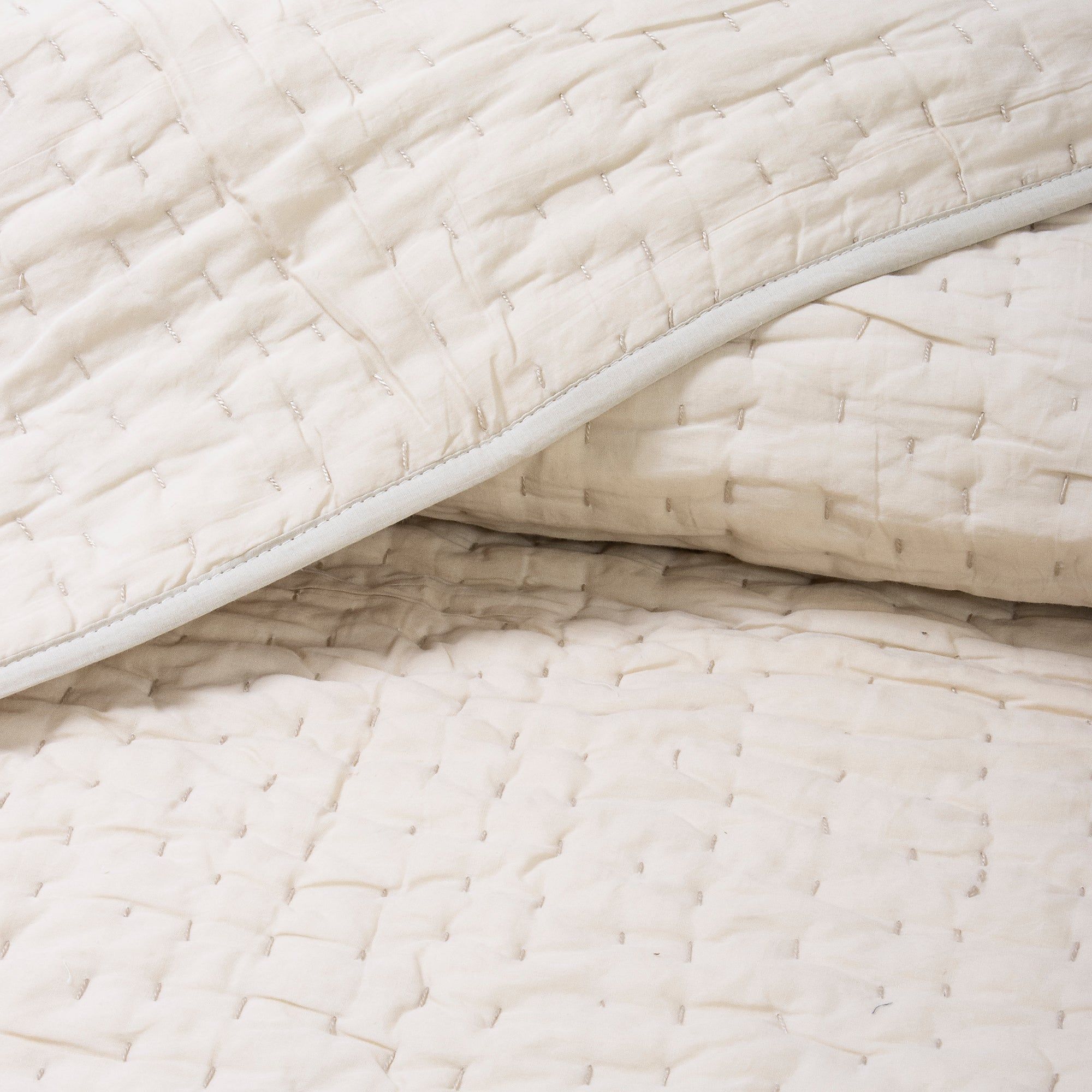 Handmade Solid Padded Cotton Reversible Jaipur Kantha Quilt